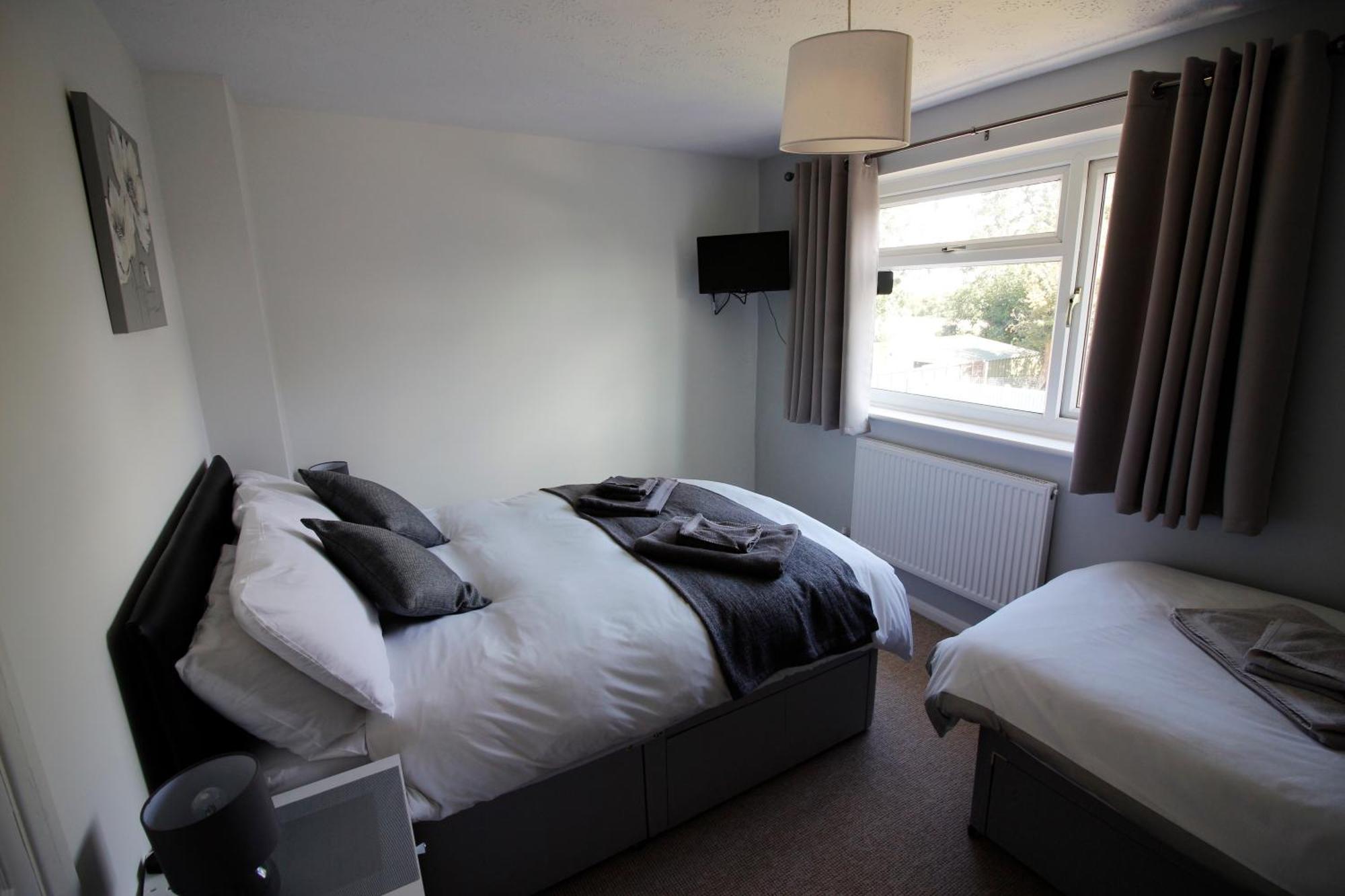 Hinckley Home Sleeps 5 Complete House Лестер Экстерьер фото