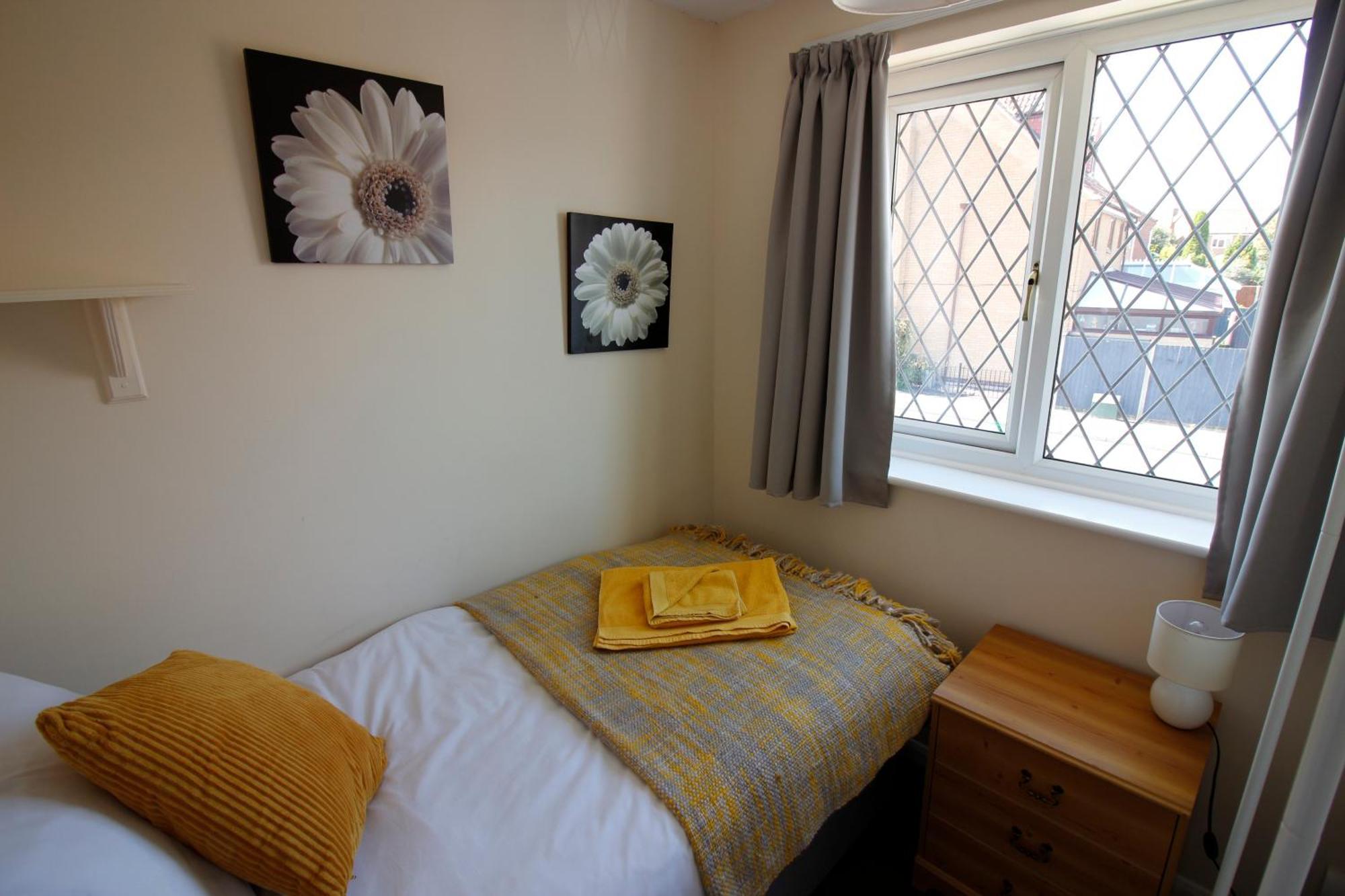 Hinckley Home Sleeps 5 Complete House Лестер Экстерьер фото